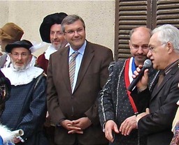 Le moment des discours. De gauche  droite : Michel Gamet et Claude Verhoven (Conseillers municipaux), Rmy Pointereau (Snateur) et Jean-Claude Morin (Maire et Conseiller gnral), attentifs au discours de Maxime Camuzat (Vice Prsident du Conseil gnral).