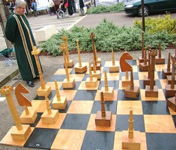 Henrichemont, 400 e anniversaire. Une partie d'échecs spectaculaire.
