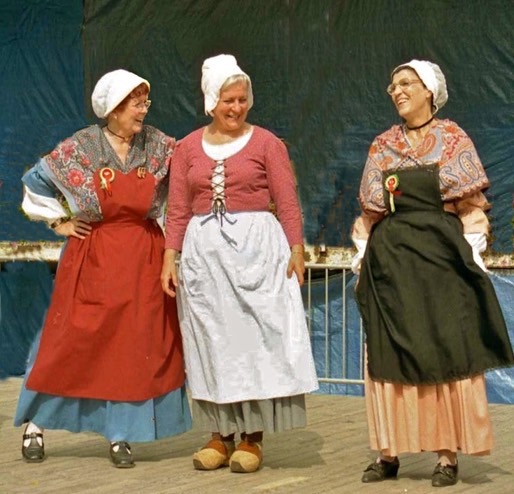 costumes-feminins-berrichon med hr