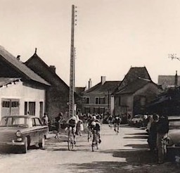 Course-cycliste-route-de-La-Chapelotte 60'_modifi-1