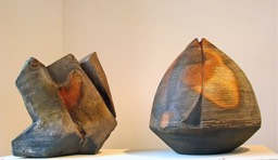 Éric Astoul. Sculpture et vase.