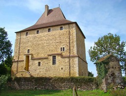 La Tour de Vesvre restaure, faade sud.