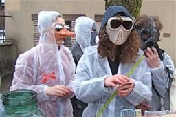 La Borne, carnaval 2009. Prts  respirer les boues d'Achres (78).