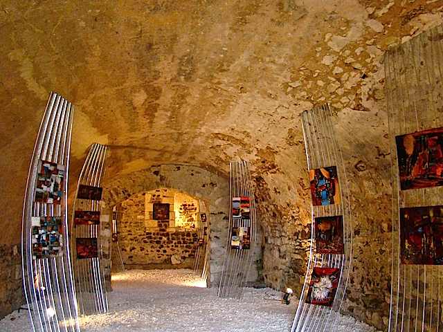 La-Tour-de-Vesvre-une-cave-web