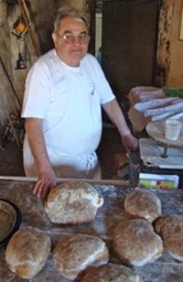 La Gravire. Journes du patrimoine 2012. Jean-Clade Bdouret fait le pain.
