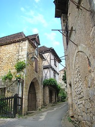 Une rue de Saint Cirq Lapopie.