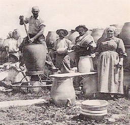 Potiers de La Borne, images d'autrefois.