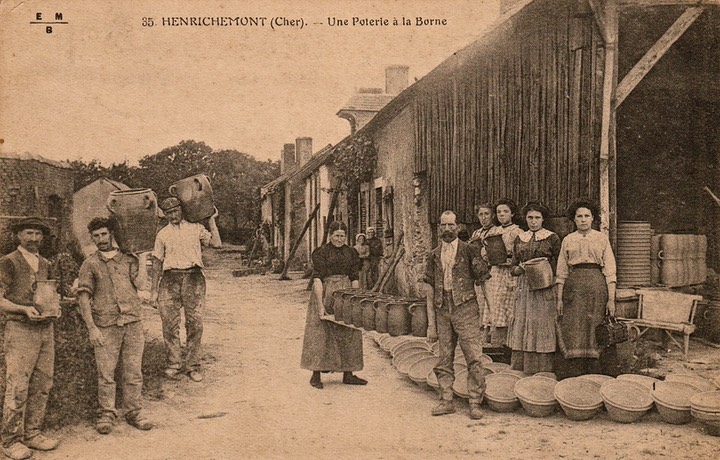 Une poterie  La Borne