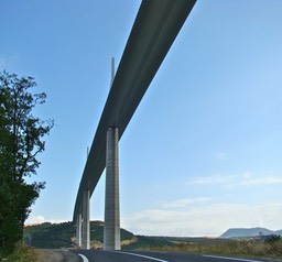 Le viaduc, juste en dessous.