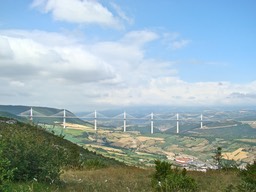 Viaduc de Millau. Depuis une des collines.