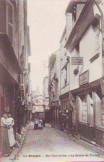 Bourse-du- travail-rue-Coursarlon-Bourges.