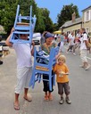 Pucerie de La Borne 2010 - Symphonie de chaises en bleu.