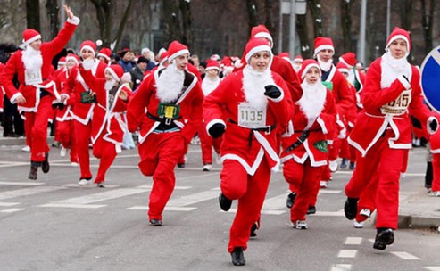 santas-running