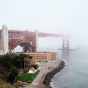 Le Golden gate dans le brouillard.